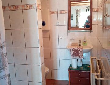 łazienka w pokoju jeździeckim